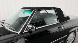 Immagine 20/58 di Mercedes-Benz 560 SL (1989)