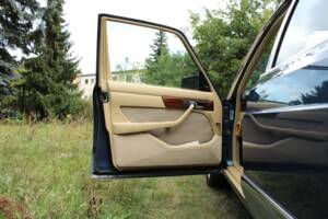 Image 43/70 of Mercedes-Benz 500 SE (1984)