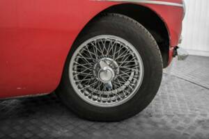 Image 42/50 of MG MGB GT (1967)