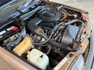 Afbeelding 29/36 van Mercedes-Benz 200 (1988)