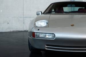 Image 12/50 of Porsche 928 GT (1989)