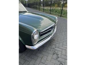 Image 11/50 of Mercedes-Benz 280 SL (1968)