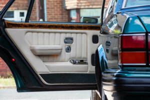 Image 47/50 of Bentley Turbo R lang (1996)