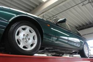 Image 7/50 of Jaguar XJ 8 4.0 Executive (2001)