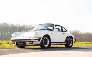 Image 3/36 of Porsche 911 Carrera 3.2 (1984)