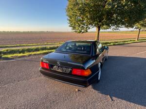 Image 9/49 de Mercedes-Benz 500 SL (1990)