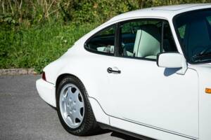 Image 12/38 of Porsche 911 Carrera 4 (1990)