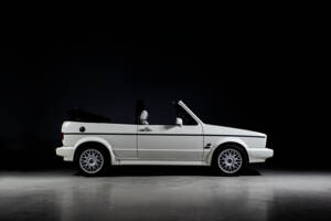 Image 1/35 de Volkswagen Golf Mk I Convertible 1.5 (1983)