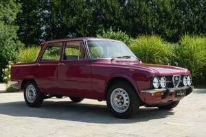 Immagine 2/50 di Alfa Romeo Giulia Nuova Super 1300 (1974)