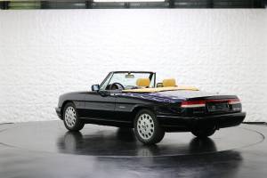 Imagen 3/38 de Alfa Romeo 2.0 Spider (1990)