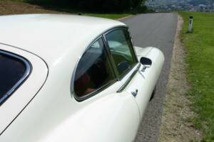 Image 33/39 de Jaguar XK-E (2+2) (1970)