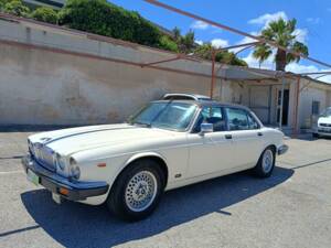 Image 1/50 of Jaguar XJ6 3.2 Sovereign (1983)