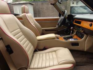 Image 47/99 de Jaguar XJS 5.3 V12 (1990)