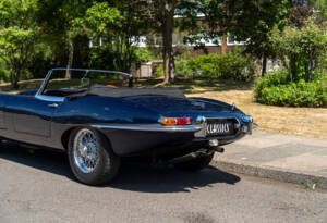Image 11/24 of Jaguar E-Type 3.8 (1963)