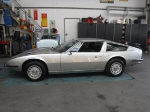 Image 8/50 of Maserati Indy 4900 (1973)