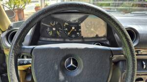 Image 35/71 of Mercedes-Benz 240 D (1980)