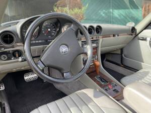 Image 11/52 de Mercedes-Benz 500 SL (1985)