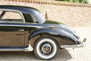 Image 10/50 of Mercedes-Benz 300 S (1953)