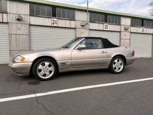 Image 13/25 of Mercedes-Benz SL 500 (1999)