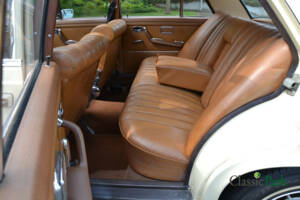 Image 29/49 of Mercedes-Benz 280 SE 3,5 (1972)