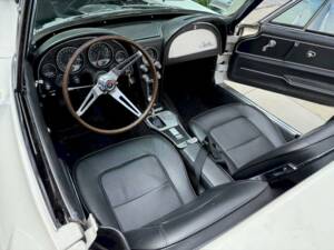 Image 15/34 of Chevrolet Corvette Sting Ray Convertible (1965)