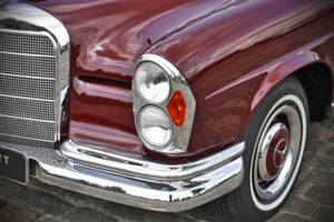 Immagine 12/71 di Mercedes-Benz 220 SE b (1961)