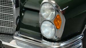 Immagine 7/29 di Mercedes-Benz 280 SE 3,5 (1970)