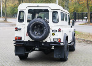 Image 4/16 of Land Rover 110 (1989)