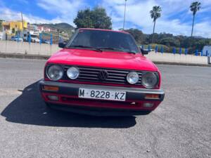 Bild 2/8 von Volkswagen Golf II GTi 16V 1.8 (1990)