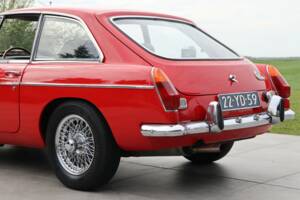 Image 36/50 of MG MGB GT (1974)