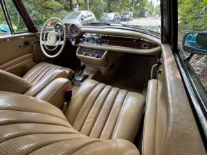 Imagen 14/27 de Mercedes-Benz 280 SE 3,5 (1970)
