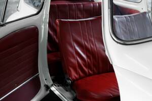 Image 33/48 of Subaru 360 (1970)