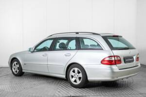 Bild 6/50 von Mercedes-Benz E 200 Kompressor T (2003)