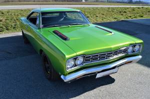 Image 19/43 of Plymouth Road Runner Hardtop Coupe (1968)