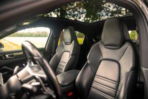 Image 9/21 of Porsche Cayenne Coupé E-Hybrid (2020)