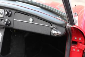 Image 19/49 of MG MGB (1966)