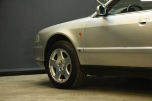 Immagine 17/50 di Audi A8 4.2 quattro (1995)