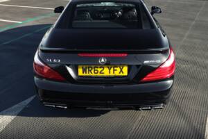 Image 13/33 de Mercedes-Benz SL 63 AMG (2012)