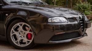 Image 24/60 of Alfa Romeo 147 3.2 GTA (2003)