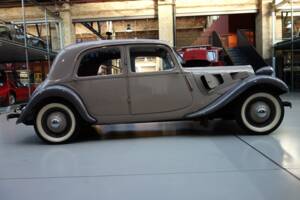 Image 6/43 of Citroën Traction Avant 7 C (1935)