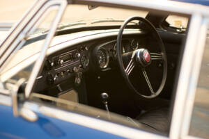Image 81/100 de MG MGC GT (1970)