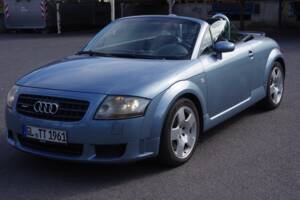 Image 2/20 de Audi TT 3.2 quattro (2004)