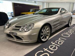 Image 2/34 of Mercedes-Benz SLR McLaren (2006)