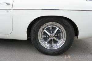 Image 22/54 de MG MGB GT (1974)