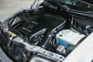 Image 27/48 of Mercedes-Benz C 55 AMG (1998)