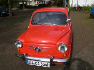 Image 3/32 of SEAT 600 D (1972)