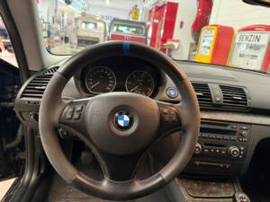 Image 7/18 of BMW 118i (2008)