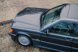 Bild 12/32 von Mercedes-Benz 190 E 2.5-16V (1992)