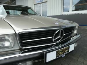 Afbeelding 19/23 van Mercedes-Benz 500 SL (1985)
