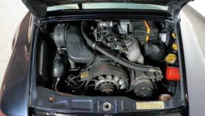 Imagen 21/26 de Porsche 911 Carrera 4 (1992)